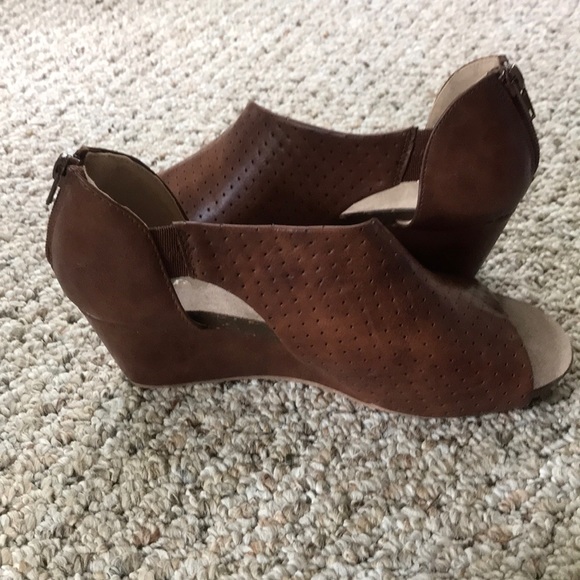 NWT brown leather wedge - Picture 5 of 5